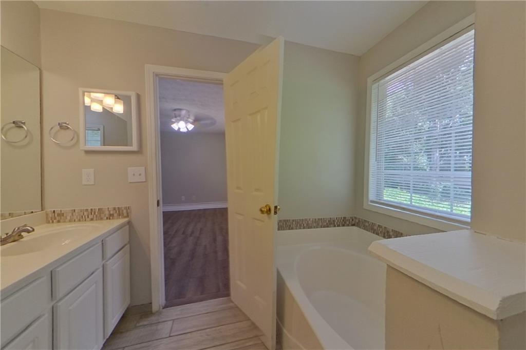 7829064 Property Photo 10