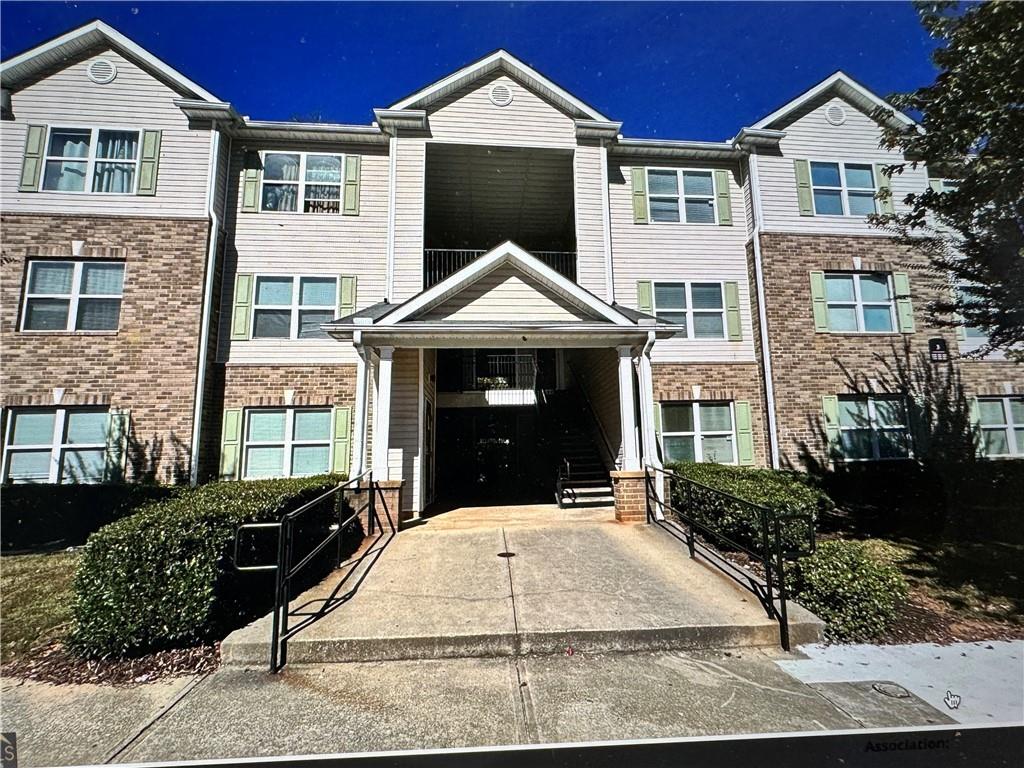 3203 Fairington Ridge Circle Property Photo 1
