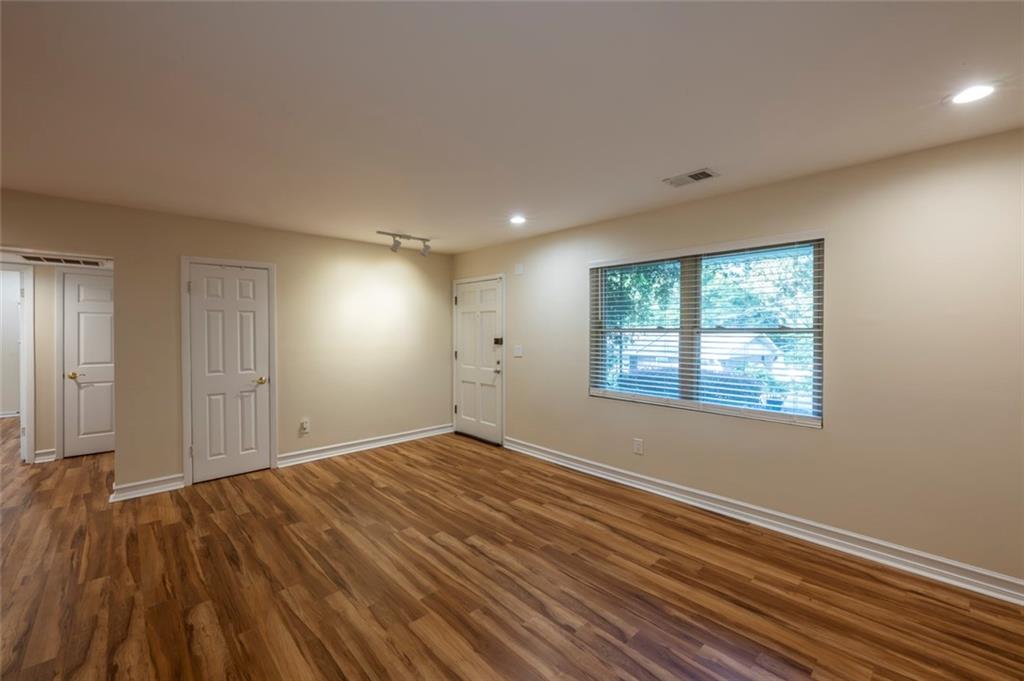 7829111 Property Photo 8