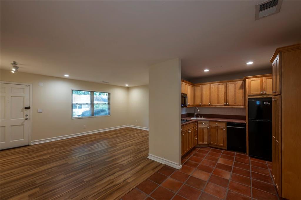 7829111 Property Photo 11
