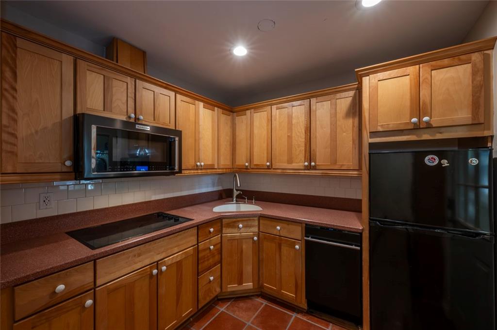 7829111 Property Photo 12