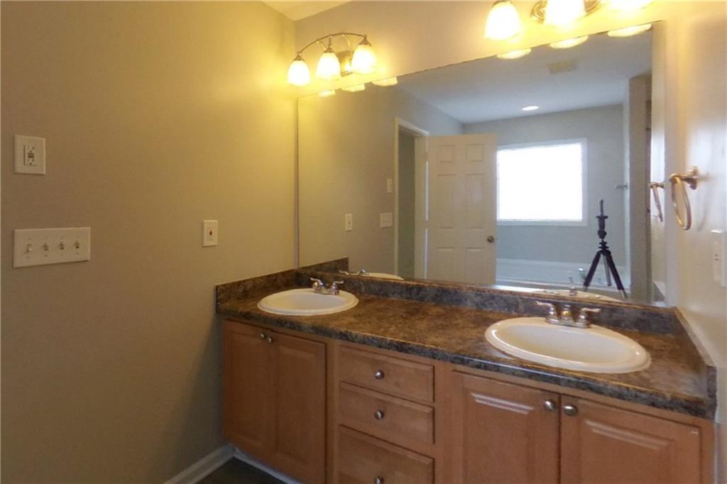 7829116 Property Photo 9