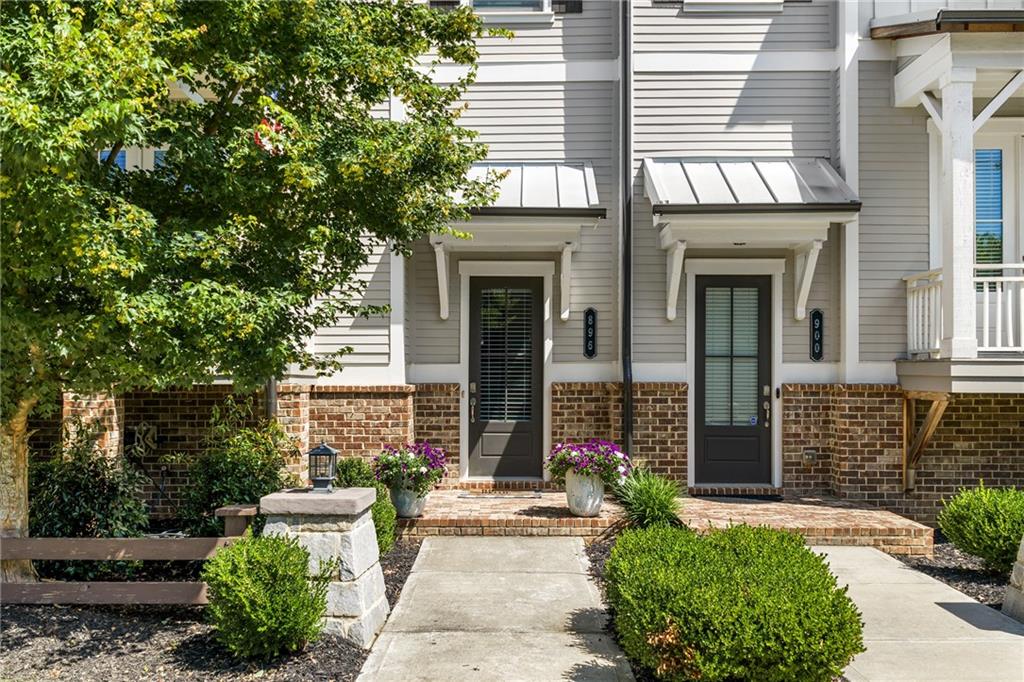 896 Mayfield Road Property Photo 3