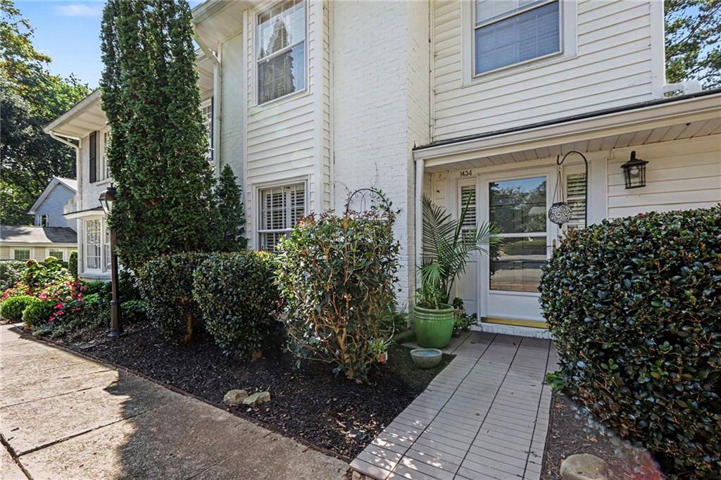 1434 Hampton Glen Court Property Photo 1