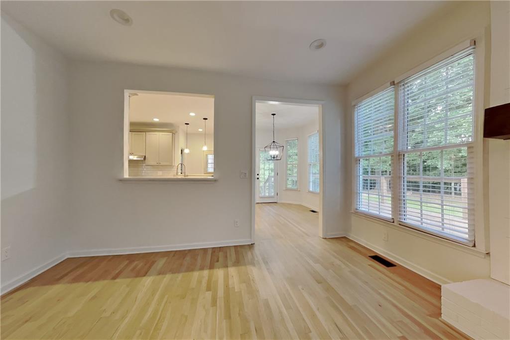 1025 Russell Point Property Photo 2