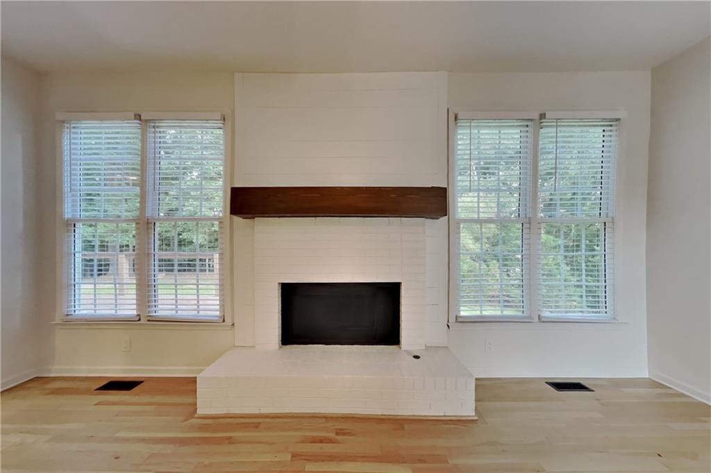 1025 Russell Point Property Photo 3