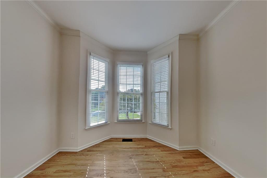 1025 Russell Point Property Photo 5