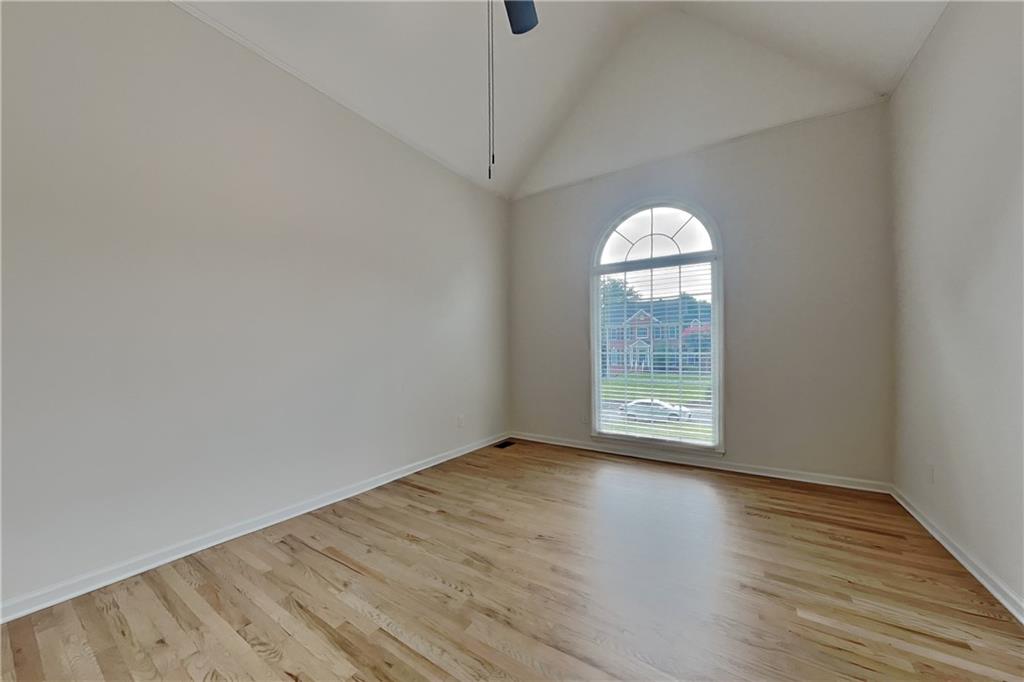 1025 Russell Point Property Photo 7