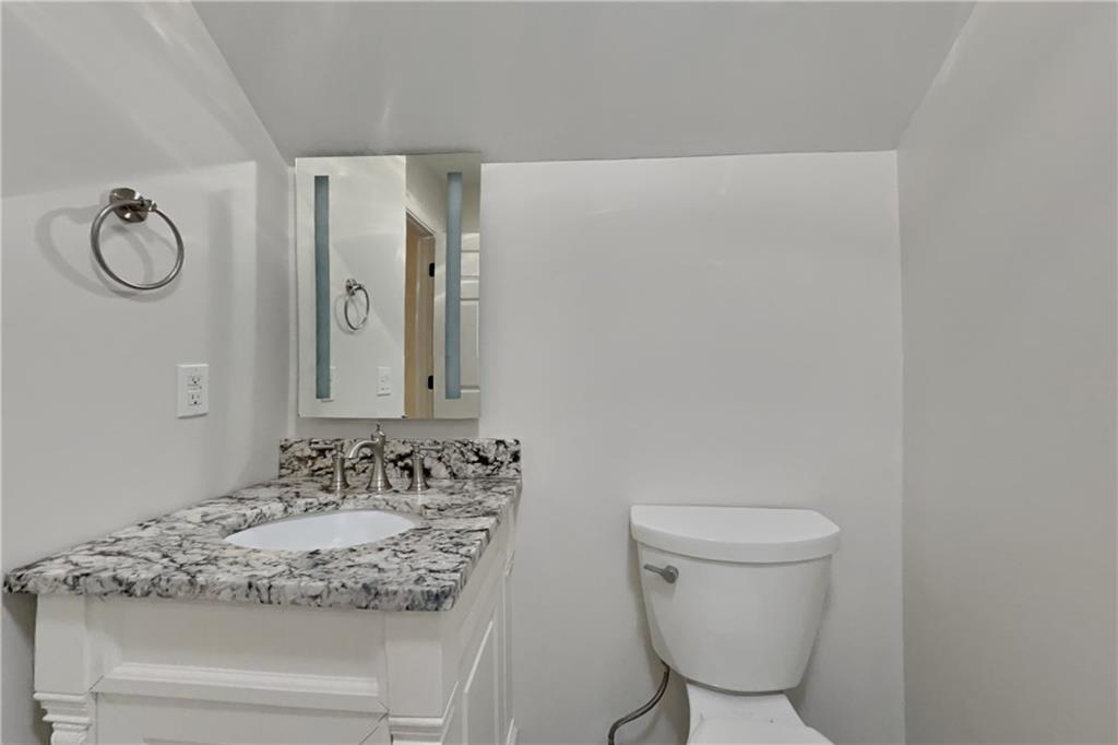 1025 Russell Point Property Photo 12