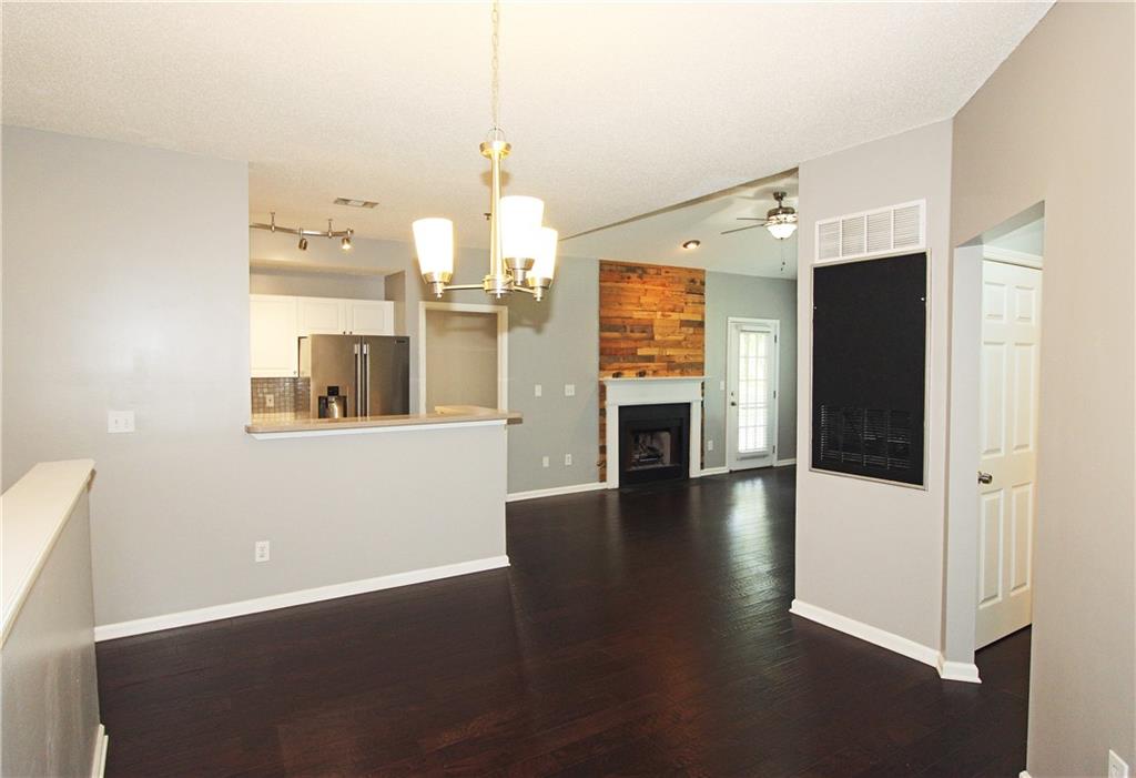 210 Spring Heights Lane Se Unit 2 Property Photo 6