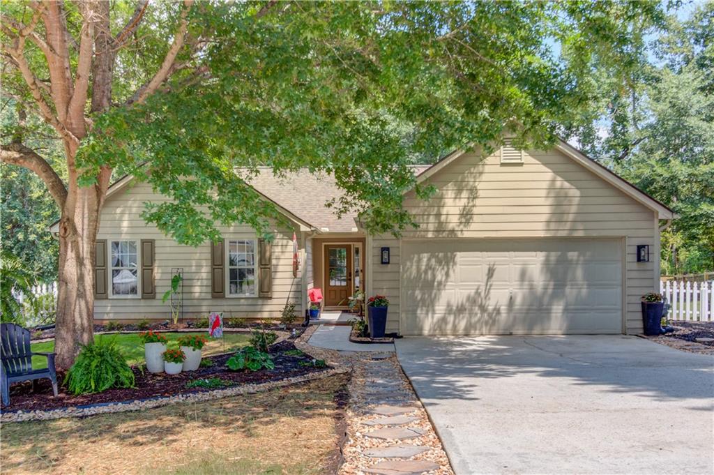 1023 Laurel Green Lane Property Photo 1