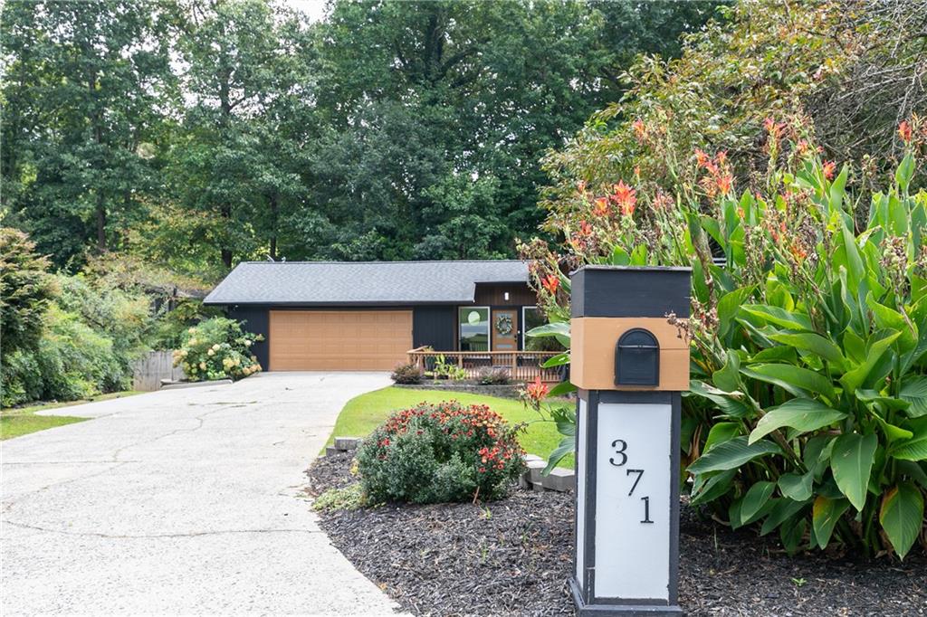371 Clear Spring Court Property Photo 2