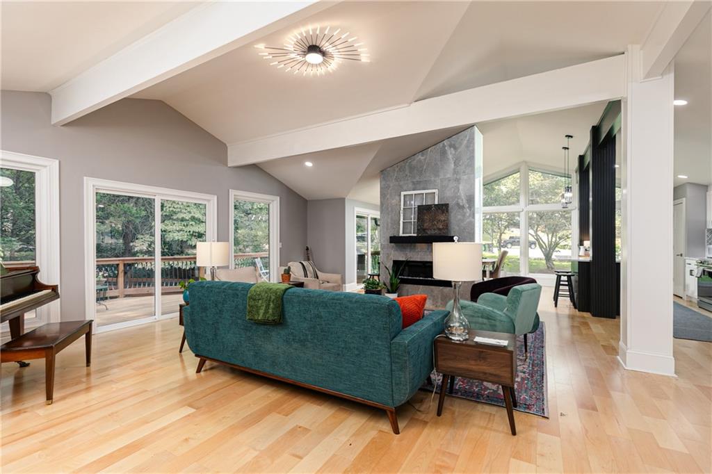 371 Clear Spring Court Property Photo 8