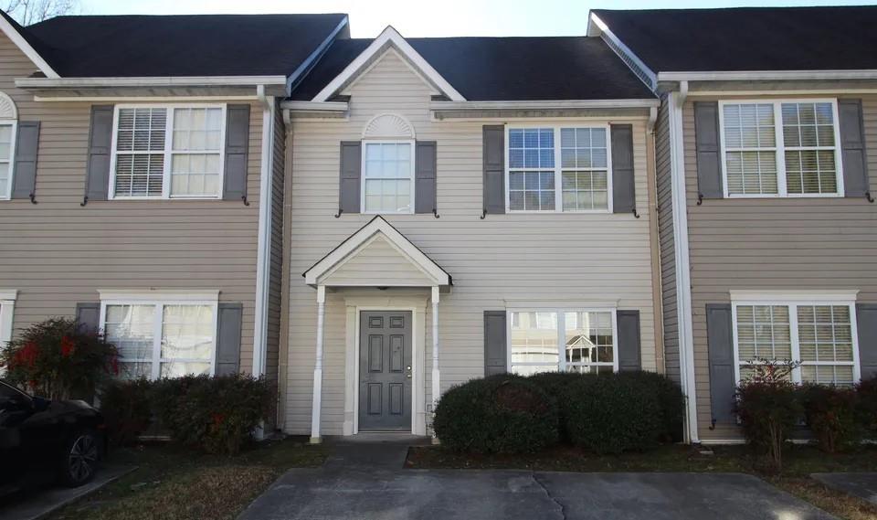 103 Dodd Blvd Se Property Photo 1