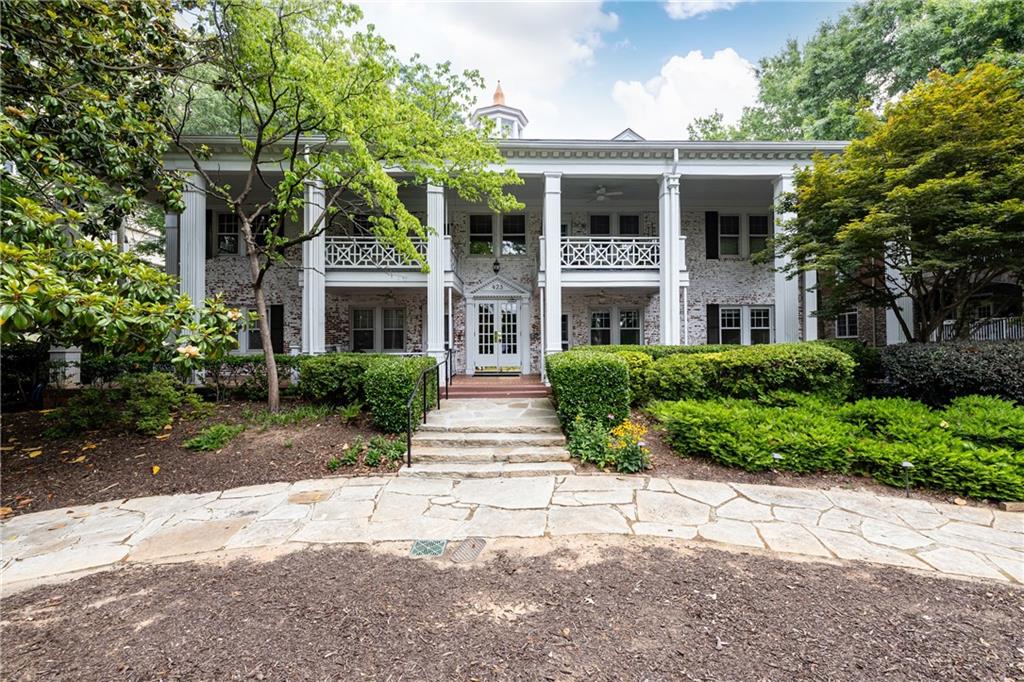 423 Clairemont Avenue Unit 19