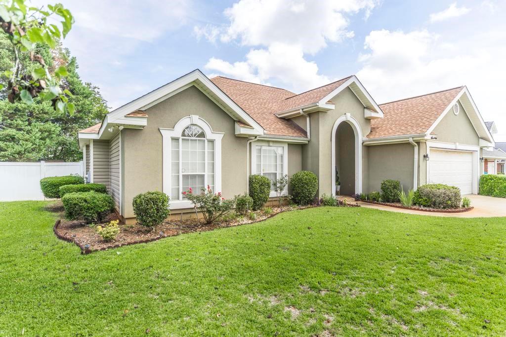 123 Galaxy Avenue Property Photo 3