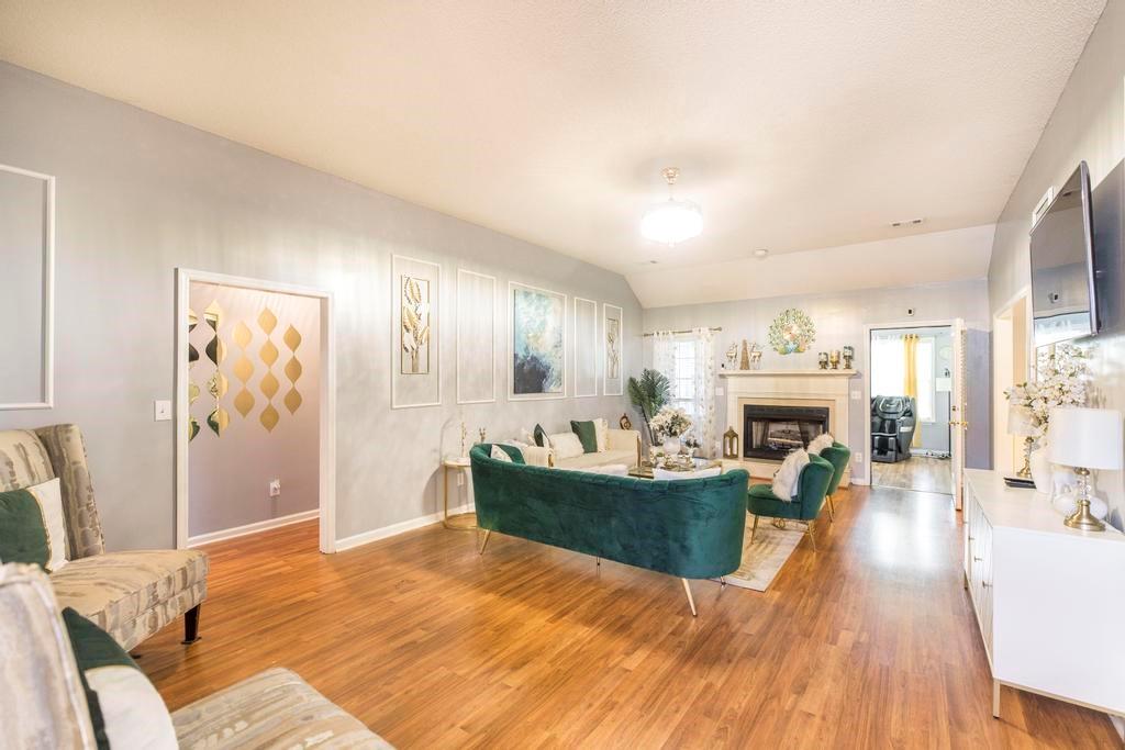 123 Galaxy Avenue Property Photo 7