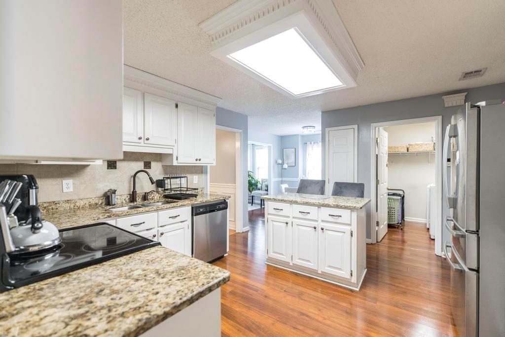 123 Galaxy Avenue Property Photo 15