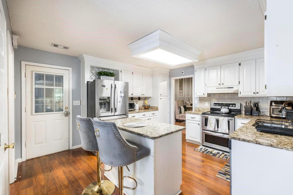 123 Galaxy Avenue Property Photo 18