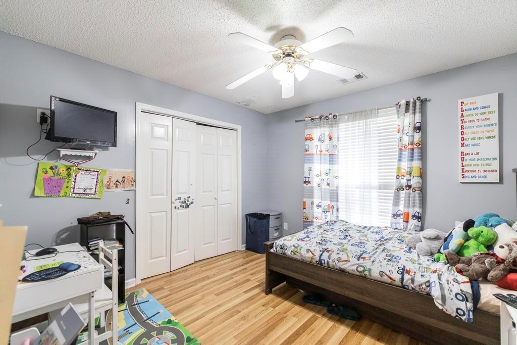 123 Galaxy Avenue Property Photo 23