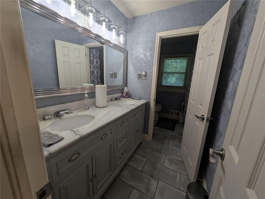 7829604 Property Photo 12