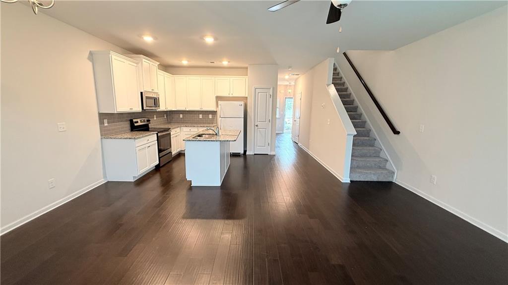7085 Gladstone Circle Property Photo 2