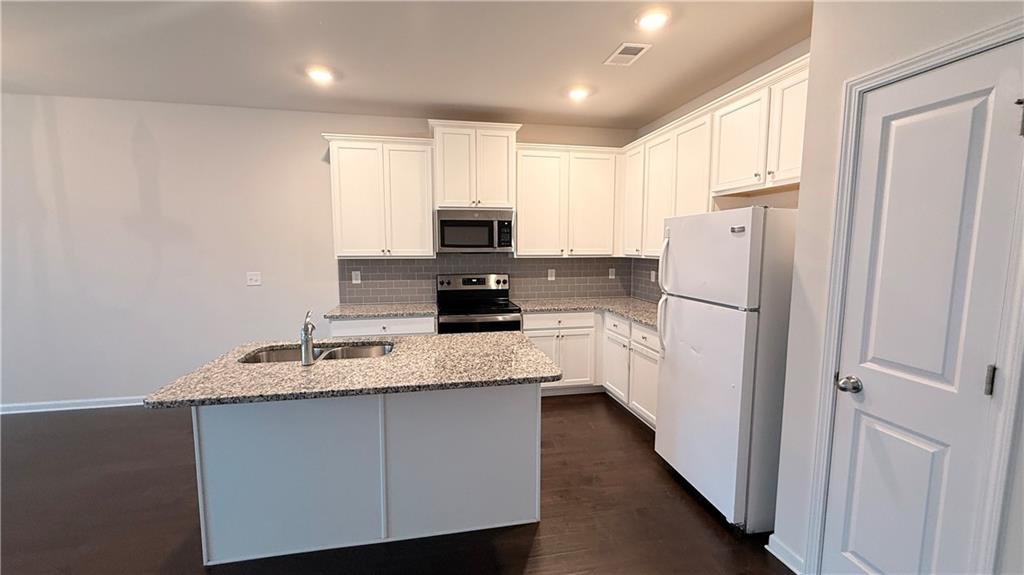 7085 Gladstone Circle Property Photo 3