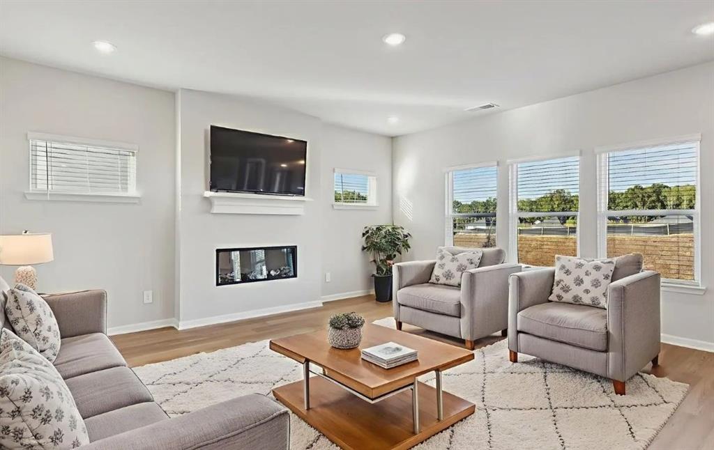 2828 Sweet Red Circle Property Photo 5