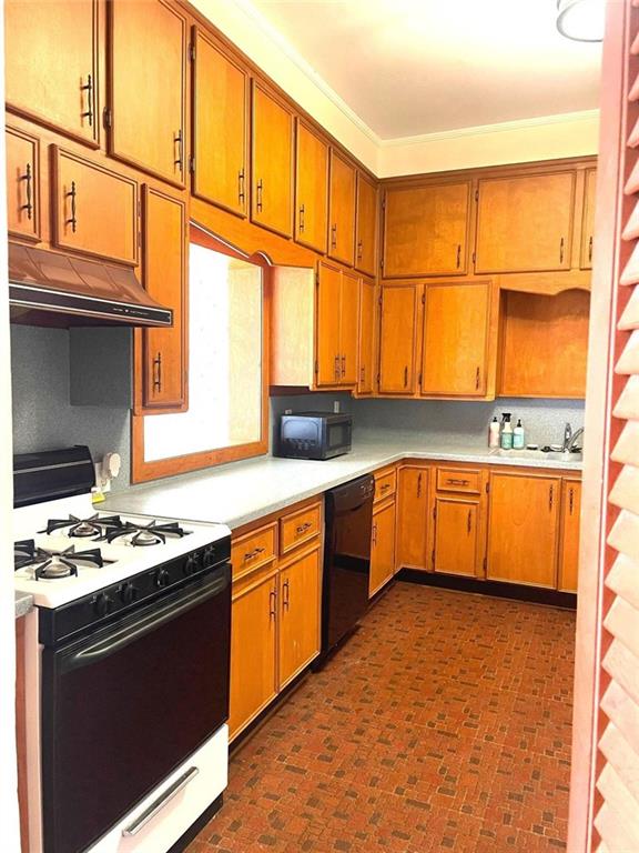 379 West Avenue Property Photo 49