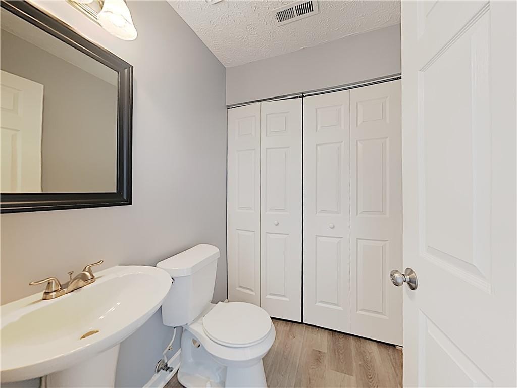 7829769 Property Photo 11