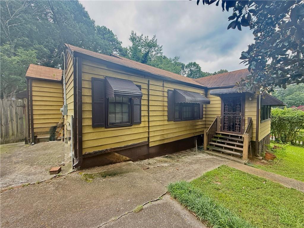 230 Eleanor Street Se Property Photo 2