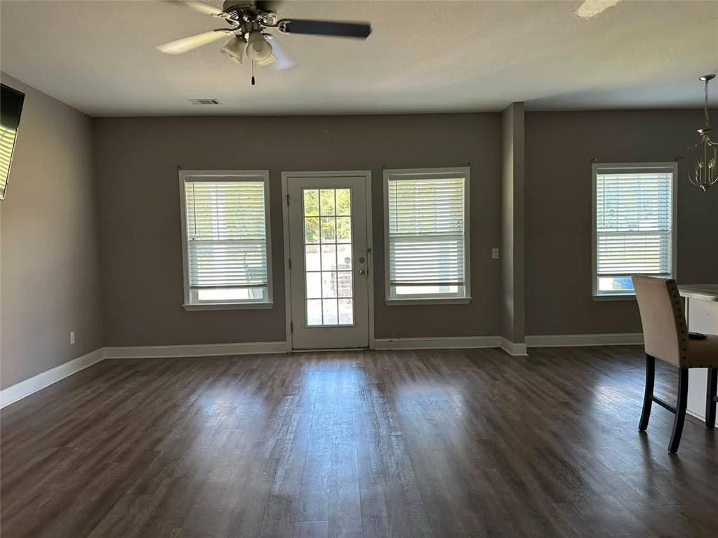 409 Pivot Point Property Photo 3