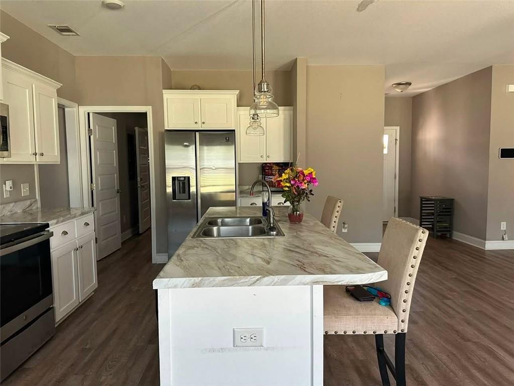 409 Pivot Point Property Photo 6