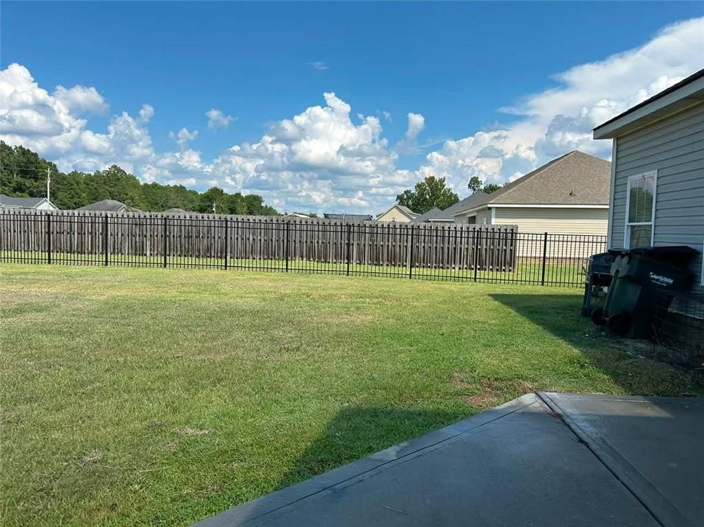 409 Pivot Point Property Photo 37