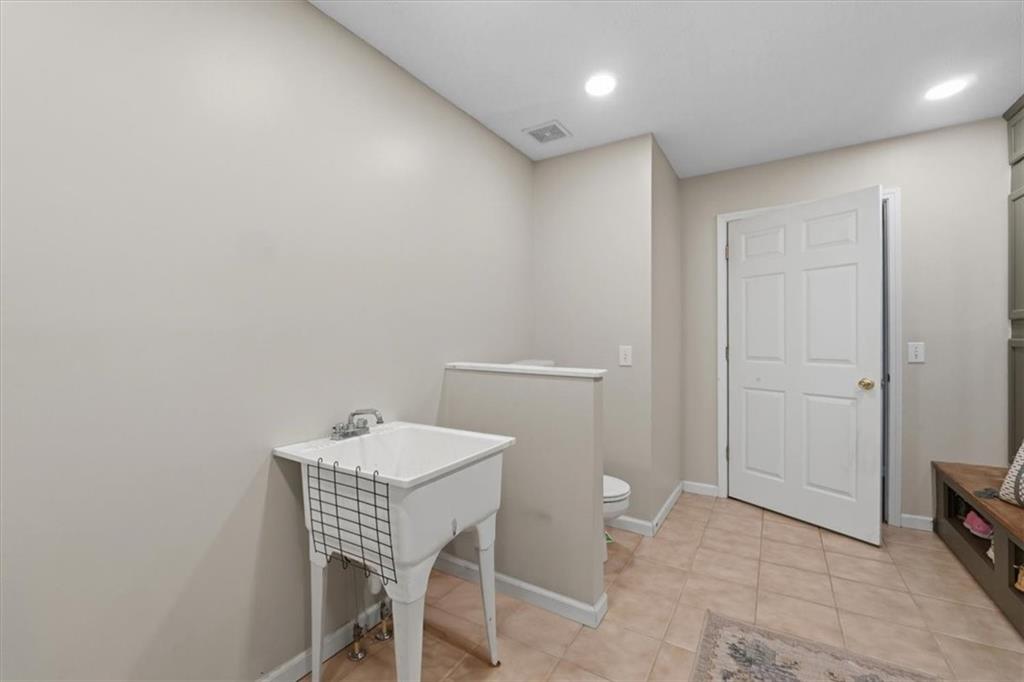 2011 Windfield Drive Property Photo 13