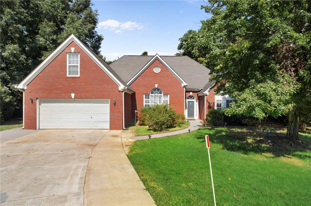 1000 Georgian Hills Dr Property Photo 1
