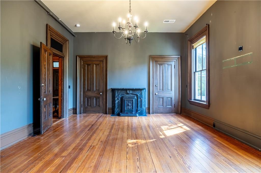 906 E 2nd Avenue E Property Photo 26