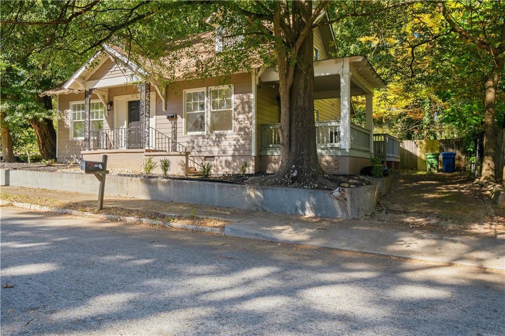 673 Pearce Street Sw Property Photo 1