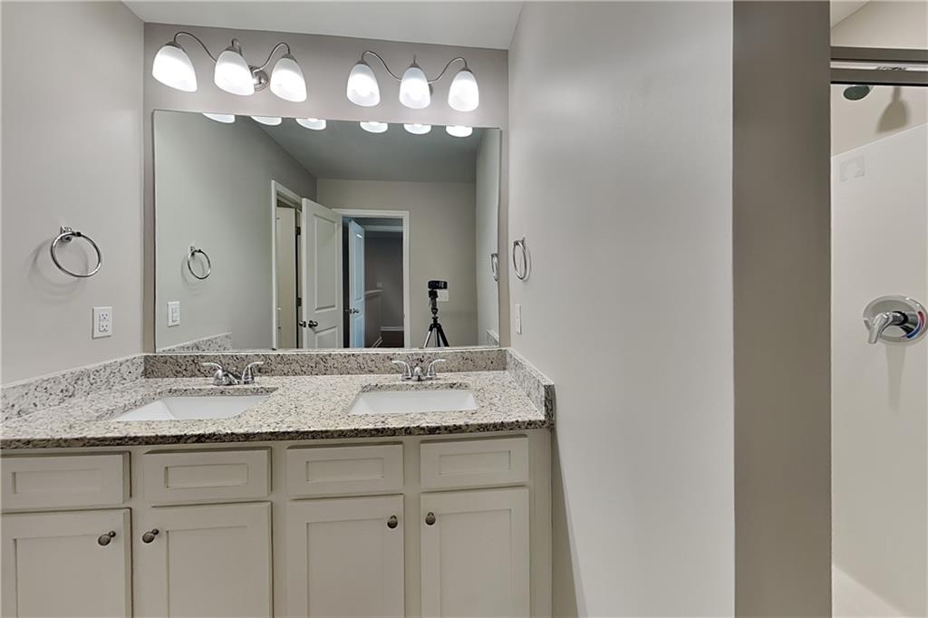 7830028 Property Photo 8