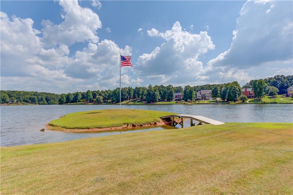 6228 Waters Edge Drive Property Photo 4