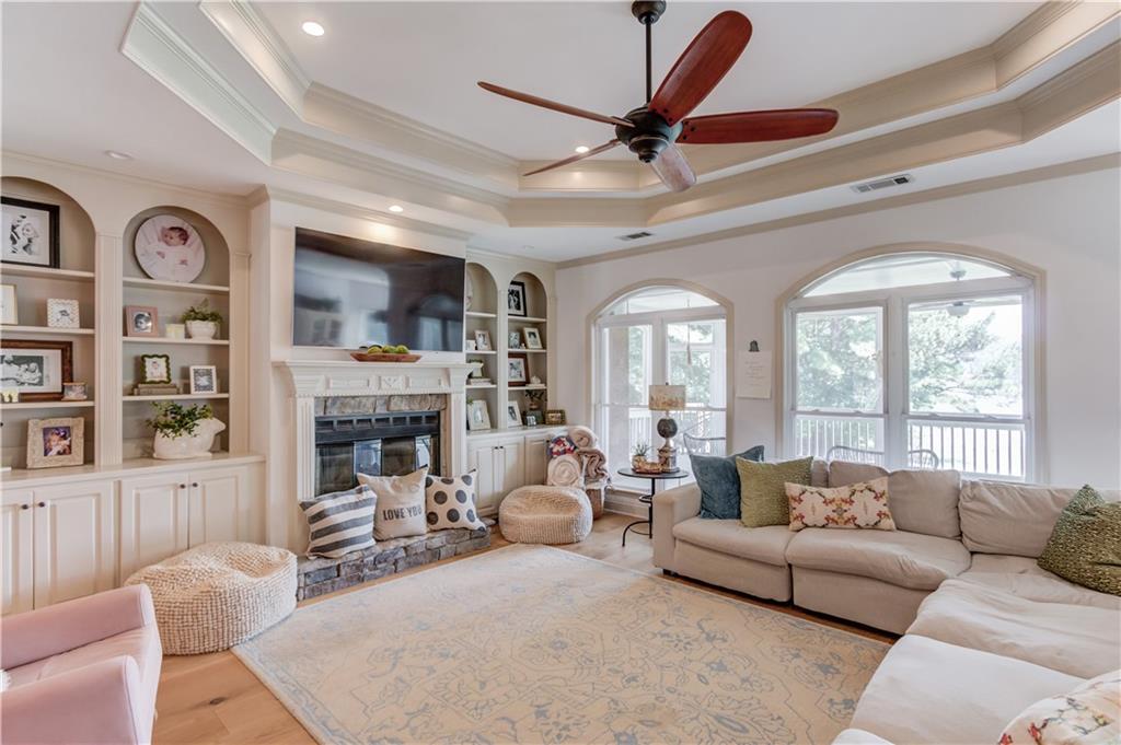6228 Waters Edge Drive Property Photo 14