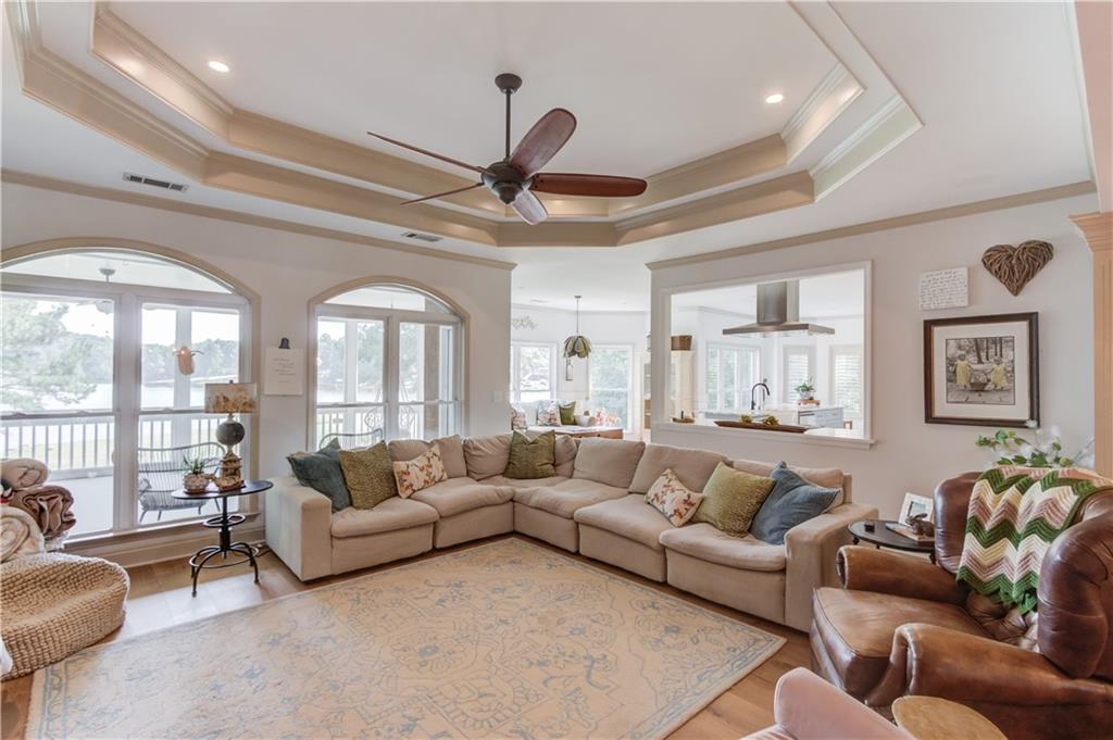 6228 Waters Edge Drive Property Photo 16