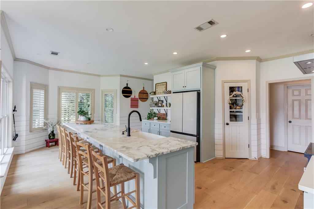 6228 Waters Edge Drive Property Photo 20