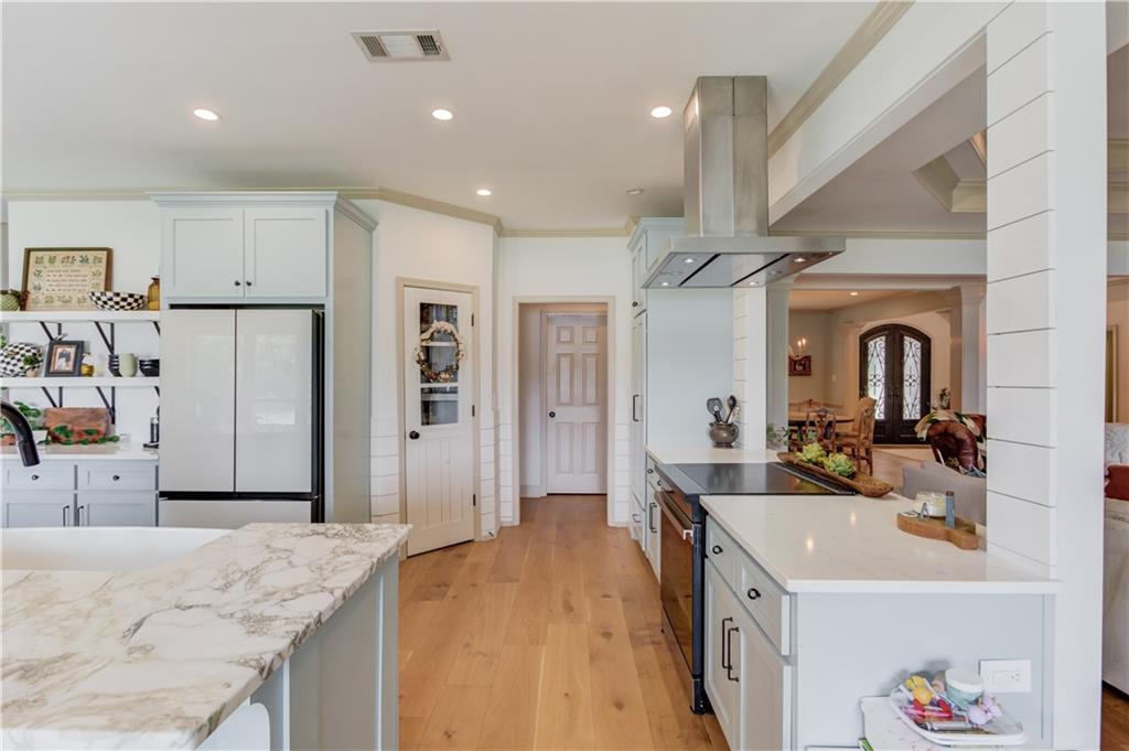 6228 Waters Edge Drive Property Photo 22