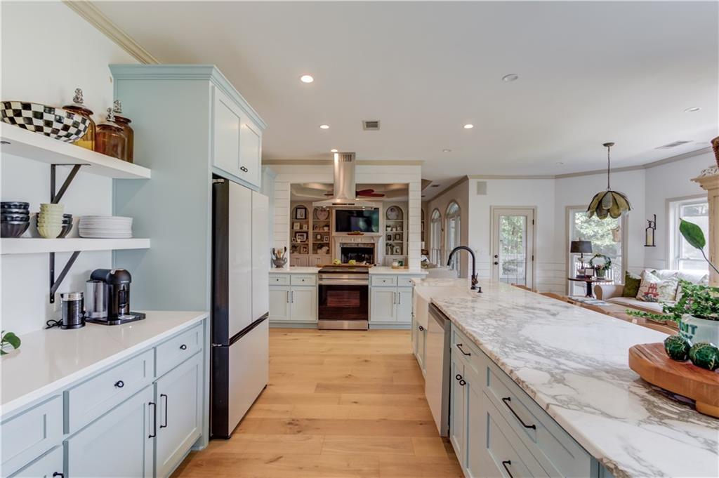 6228 Waters Edge Drive Property Photo 25