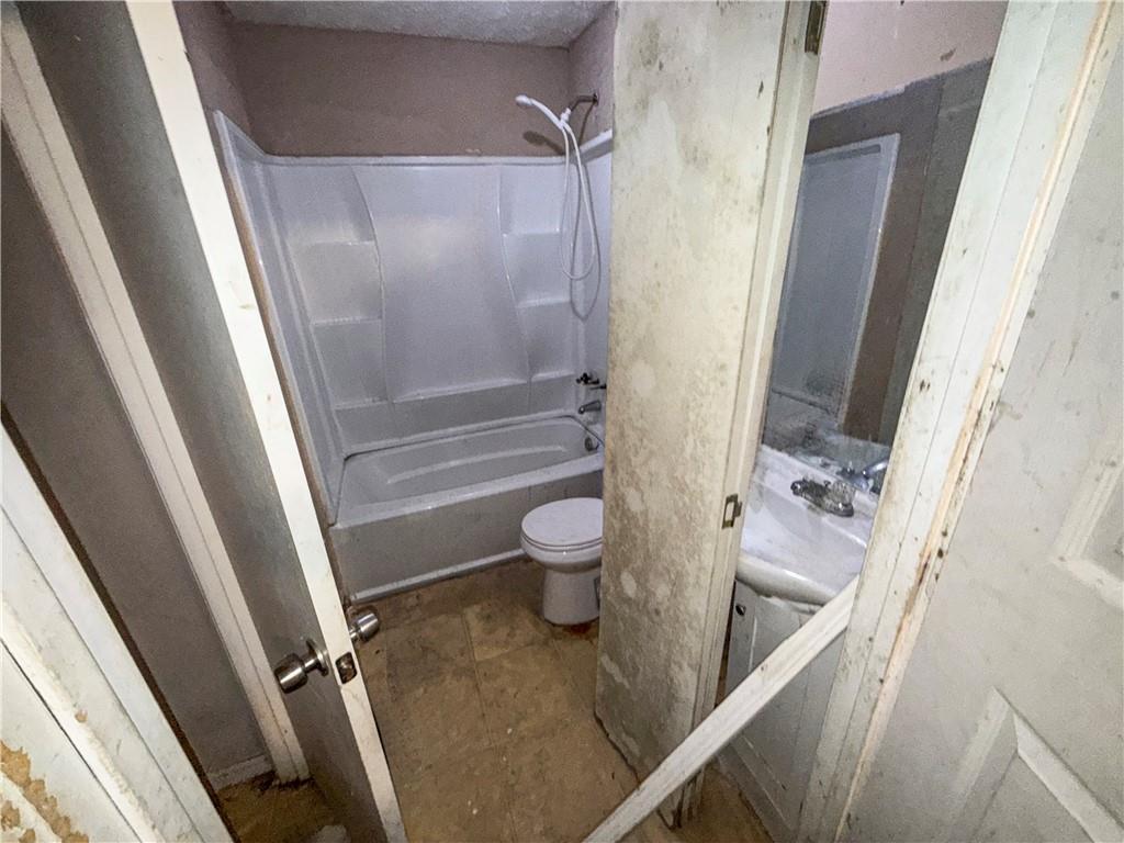 2033 Pine Cone Drive Property Photo 4
