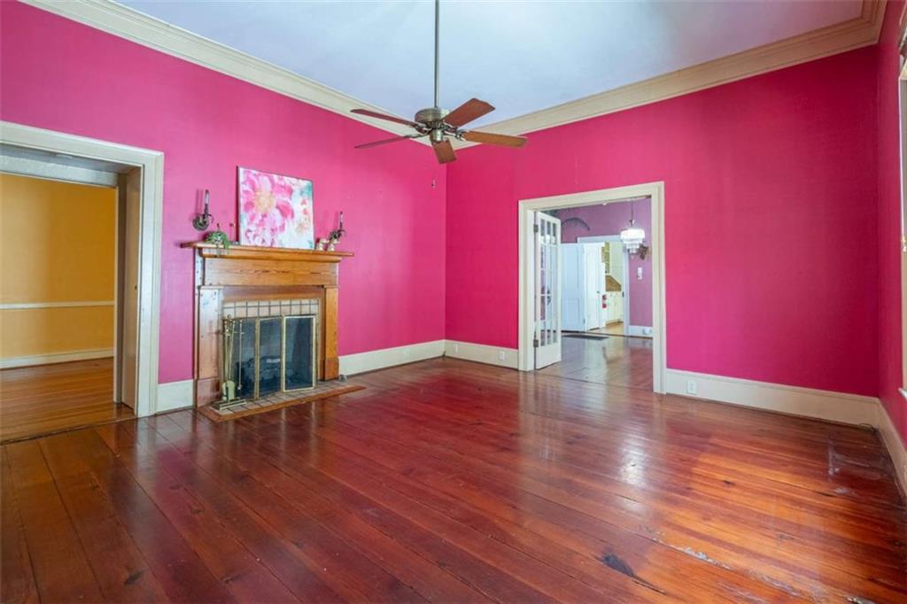 723 Avenue A Property Photo 4