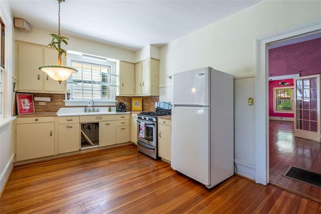 723 Avenue A Property Photo 10