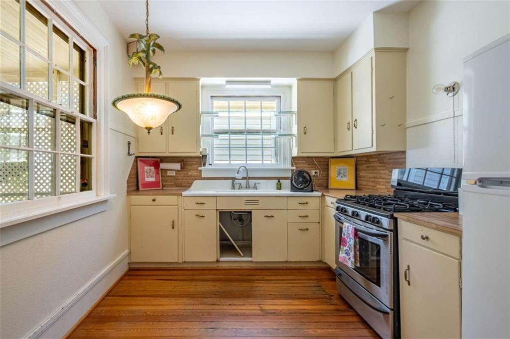 723 Avenue A Property Photo 11