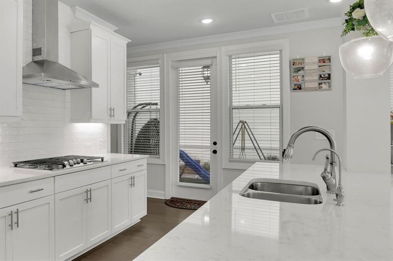 1070 Poppy Pointe Property Photo 8